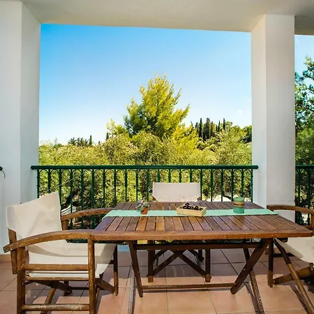 Appartement Liofyto *